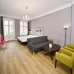 Old Town Zehdenicker Strasse * Berlino