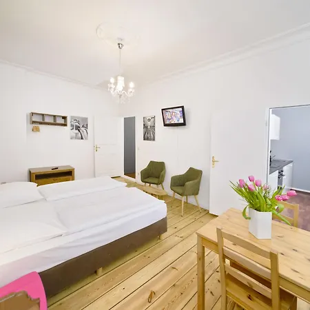 Hotel Old Town Zehdenicker Strasse *