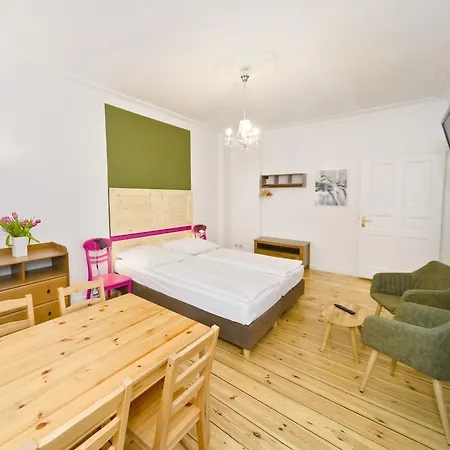 Hotel Old Town Zehdenicker Strasse Berlino